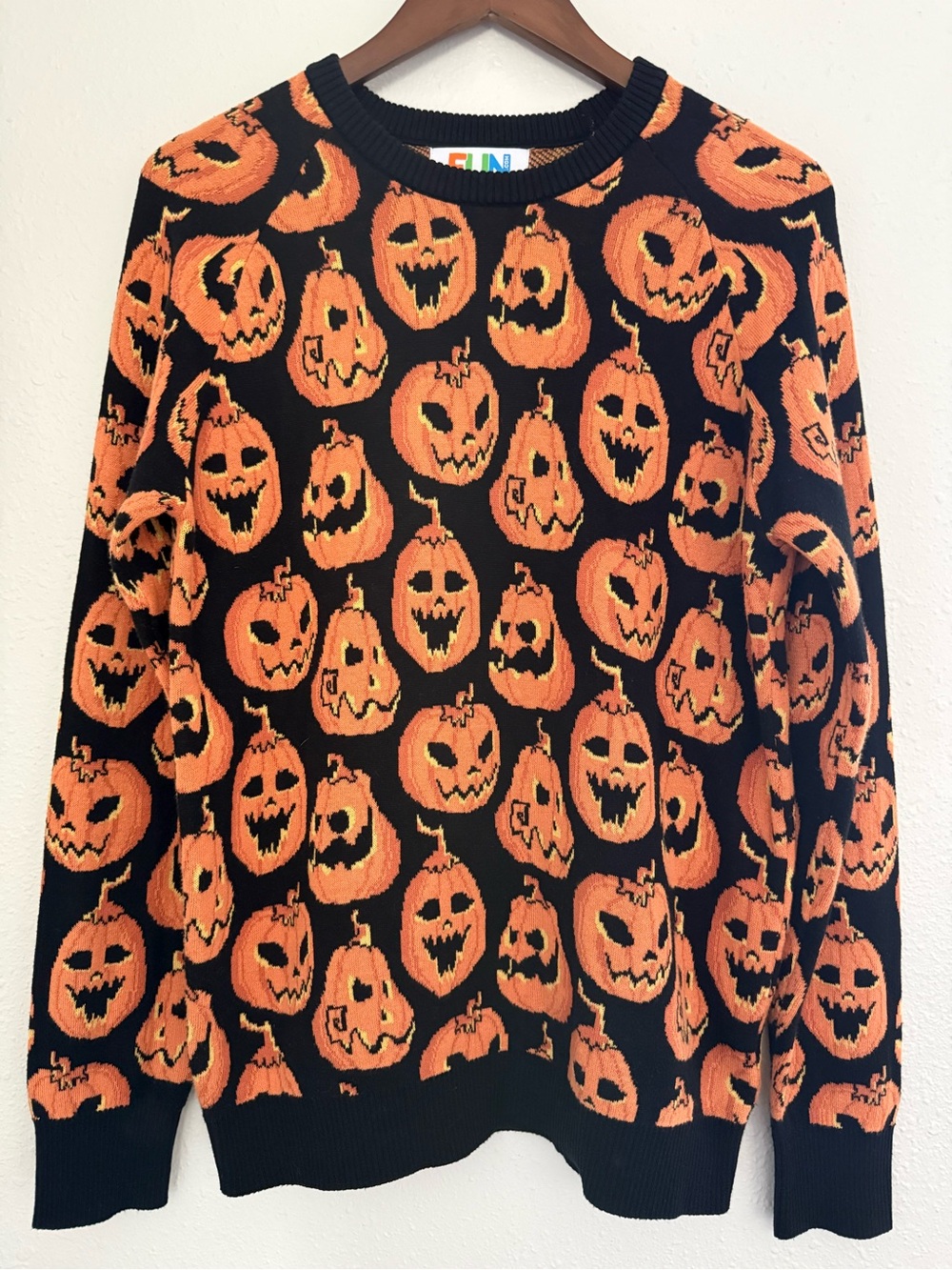FUN Jack O Lantern Pumpkin Halloween Knit Sweater Black Orange